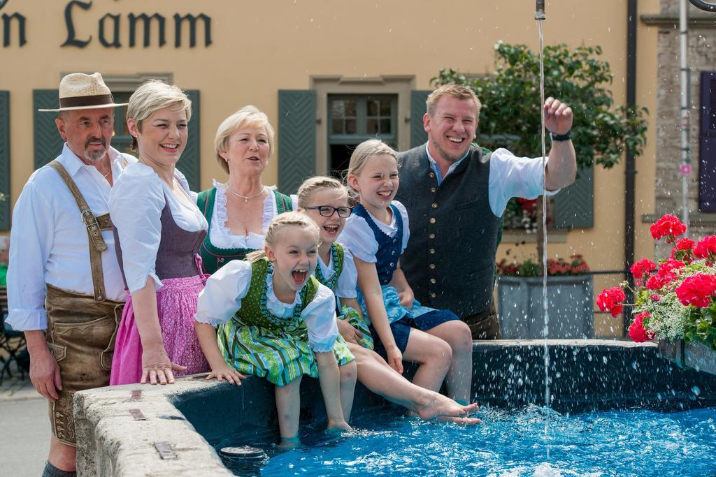 Gasthof Zum Weissen Lamm Sommerach Kültér fotó